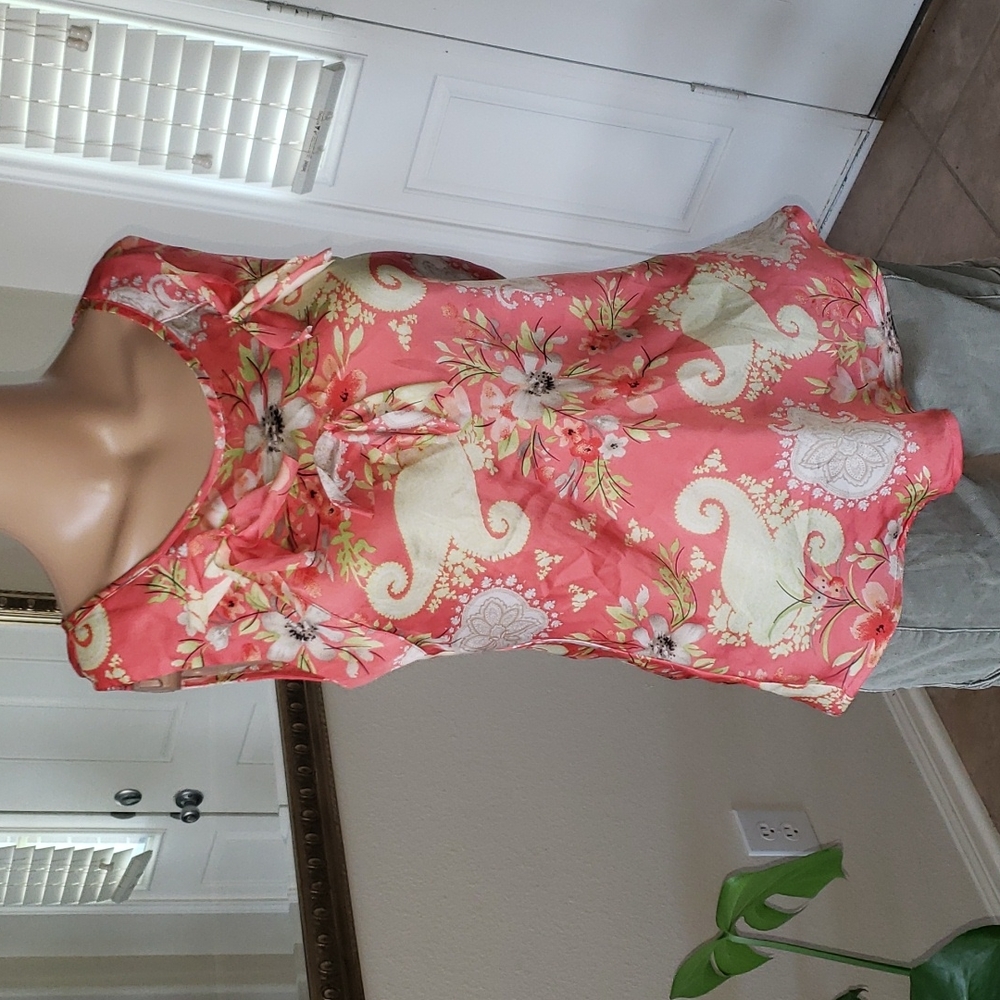 Larry Levine s feels like satin adorned w/ribbon flowers flattery